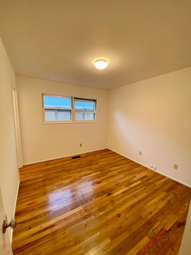 Building Photo - 1206 SE 87th Ave