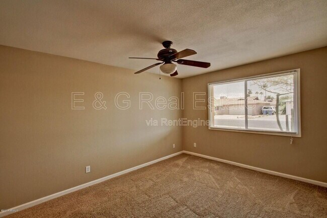 Building Photo - 1030 E Manhatton Dr