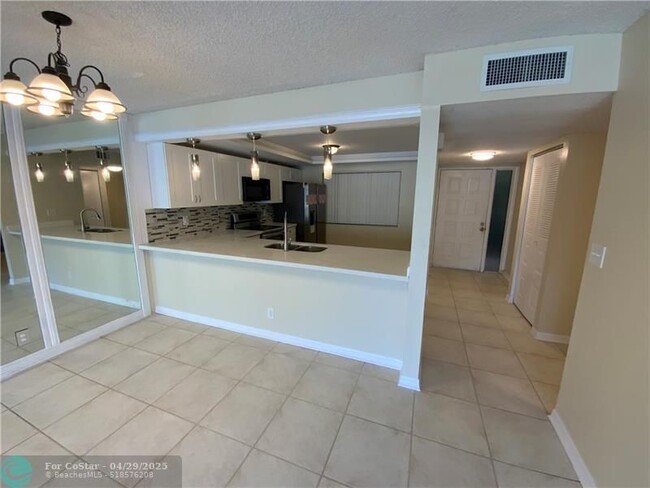 Building Photo - 8040 Hampton Blvd