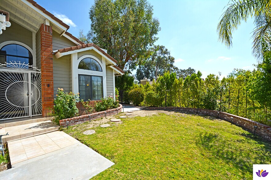Building Photo - 23935 Ingomar St