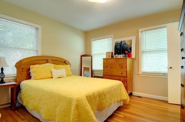 Building Photo - 371 Delmont Dr NE