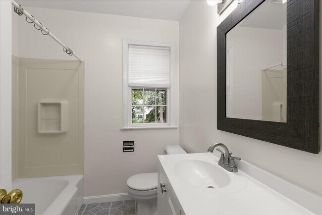 Building Photo - 2925 Kanawha St NW