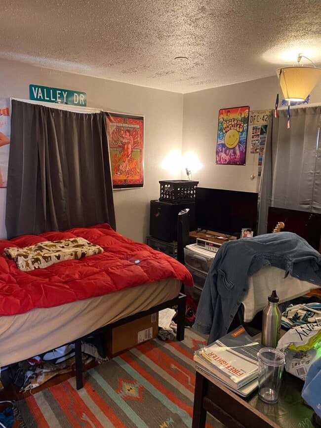 Building Photo - 2611 28th St