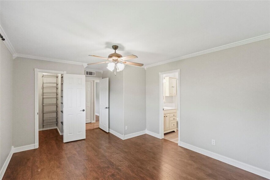 Building Photo - 1637 Dell Oak Dr