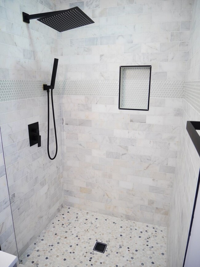 Building Photo - Modern Comfort Meets Prime Location: 3-Bedroom, 4-Bathroom Gem in Parkville, MD!