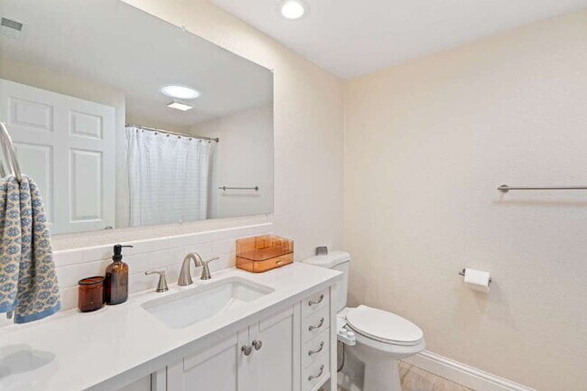 Building Photo - 4311 Cabrillo Way