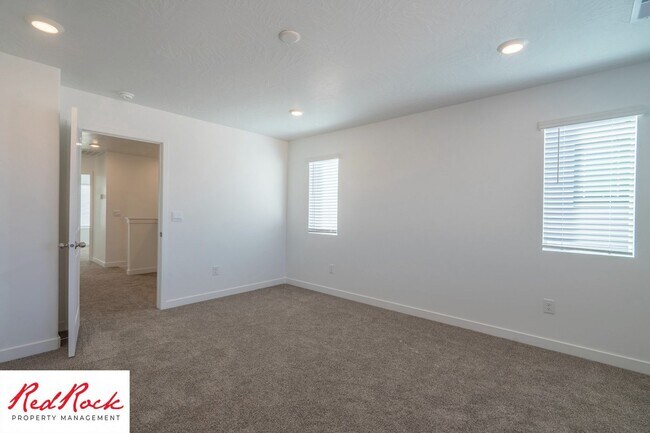 Building Photo - 3 Bedroom Smart Home in Long Valley with Resort-Style Amenities