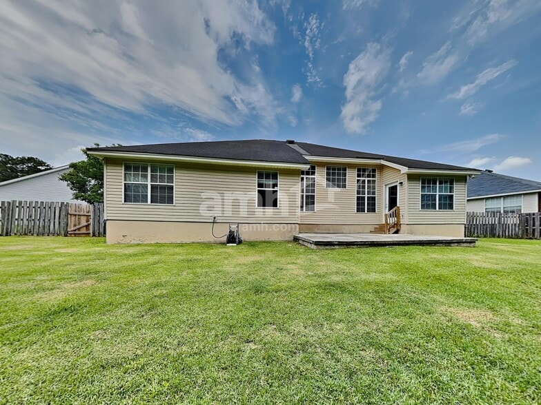 Building Photo - 28 Blue Lake St