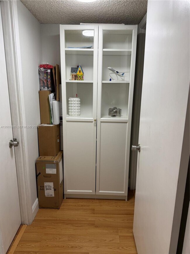 Building Photo - 8120 Geneva Ct