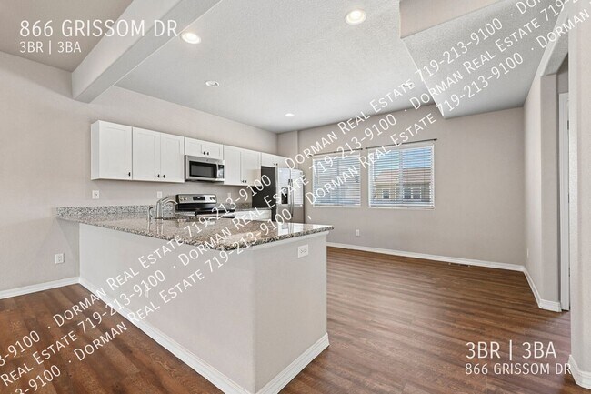 Building Photo - 866 Grissom Dr.