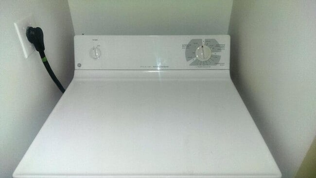 Building Photo - 10276 Fox Trail Rd S