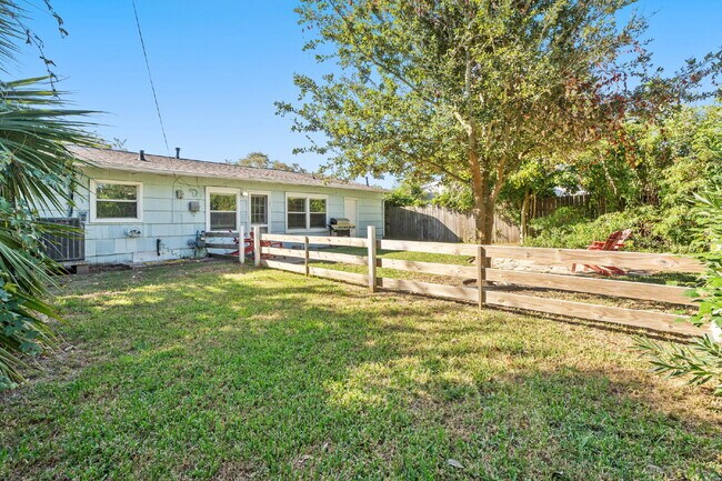 Building Photo - 108 Bonita Ave