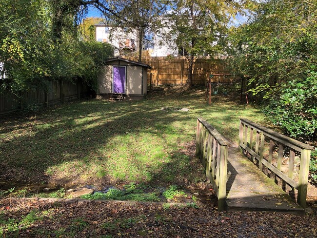 Building Photo - Charming East Nashville Home