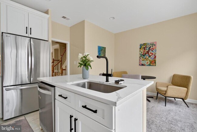 Building Photo - 8814 Hunting Lodge Ct
