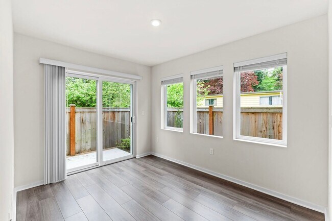 Building Photo - Like-New 4BR Corner Home w/ A/C, 2-Car Garage & Bonus Room