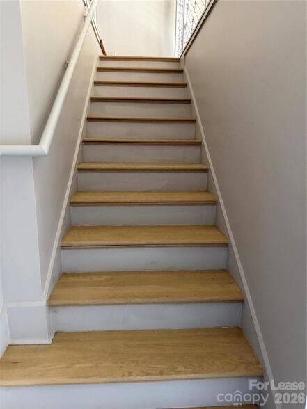 Building Photo - 715 N Graham St