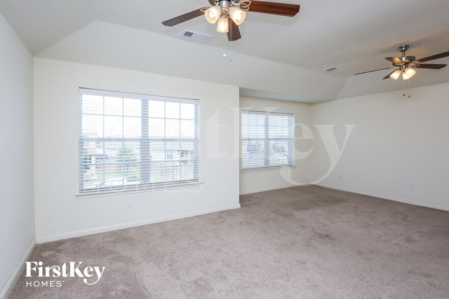 Building Photo - 4717 Cedar Springs Dr