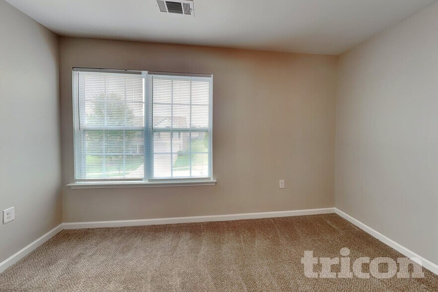 Building Photo - 6931 Savanna Springs Dr