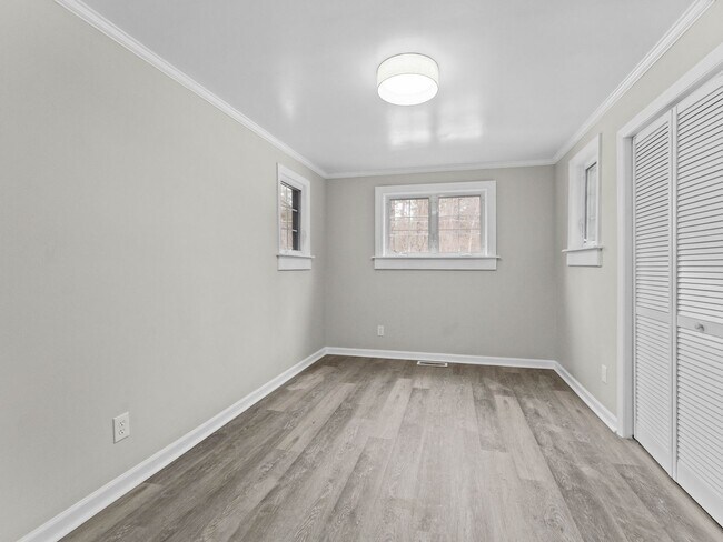 Building Photo - Beautifully Updated Home on Quiet Street in Browns Mills