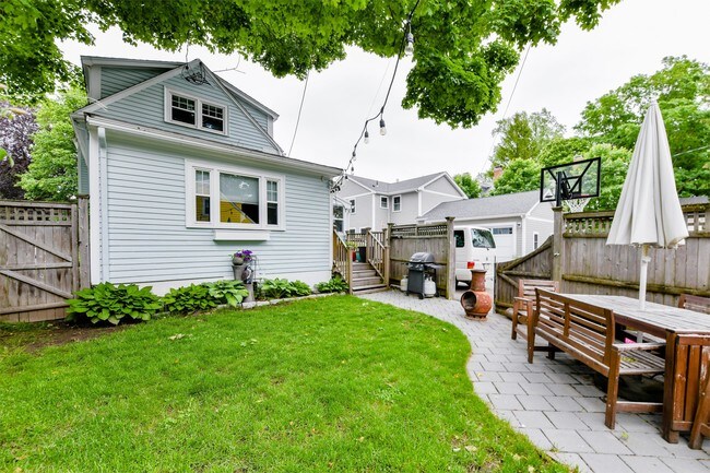 Building Photo - 36 Burroughs St