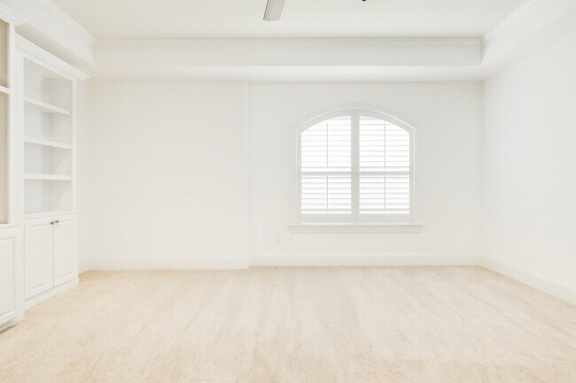 Building Photo - 1418 Du Barry Ln