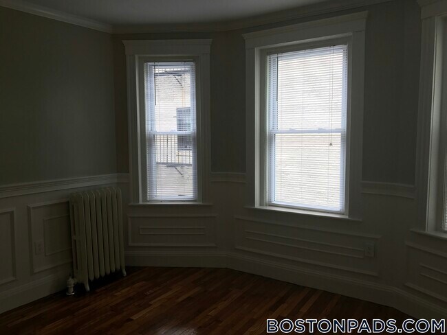 Building Photo - 49 Worthington St