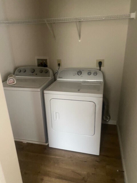 Washer and dryer on first floor - 1159 Ledge Dr