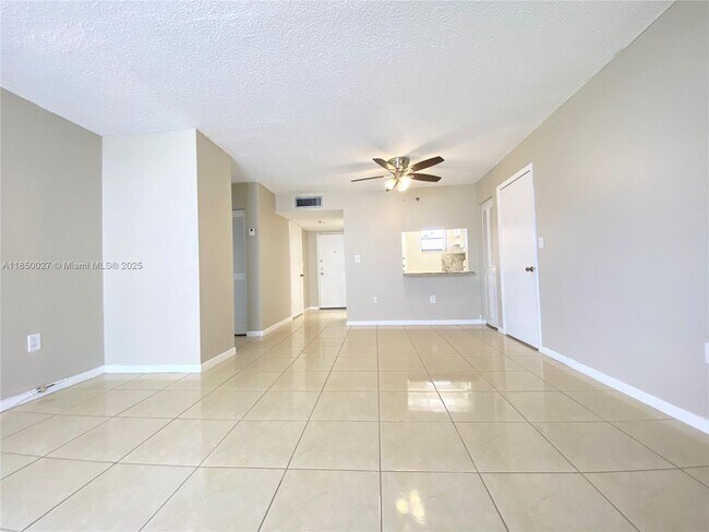 Building Photo - 6830 Indian Creek Dr