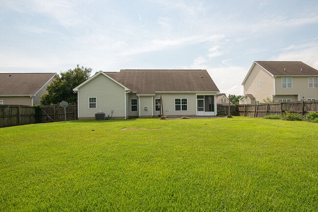 Building Photo - 238 Silver Hills Dr