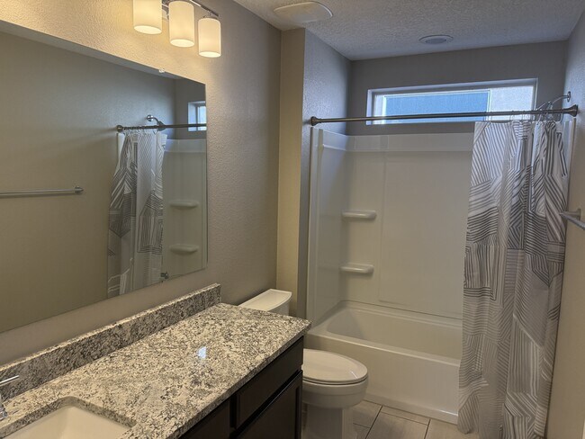 Building Photo - 6624 Yawkey Way NE