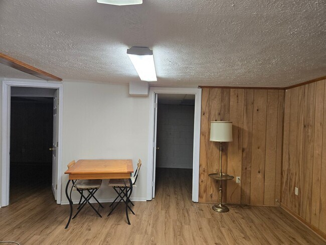 Building Photo - 3339 Sanford Dr