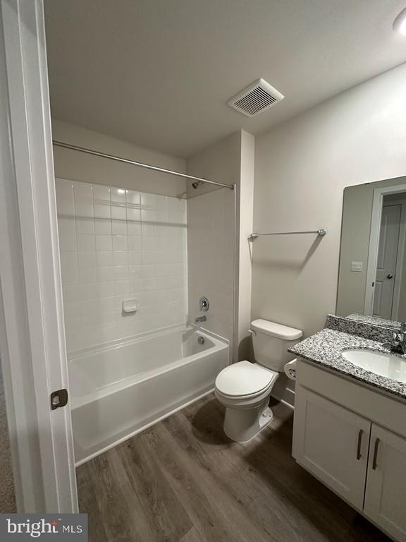 Building Photo - 114 Haida Ln