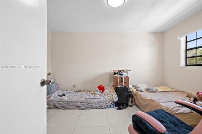 Building Photo - 6211 SW 138th Ct