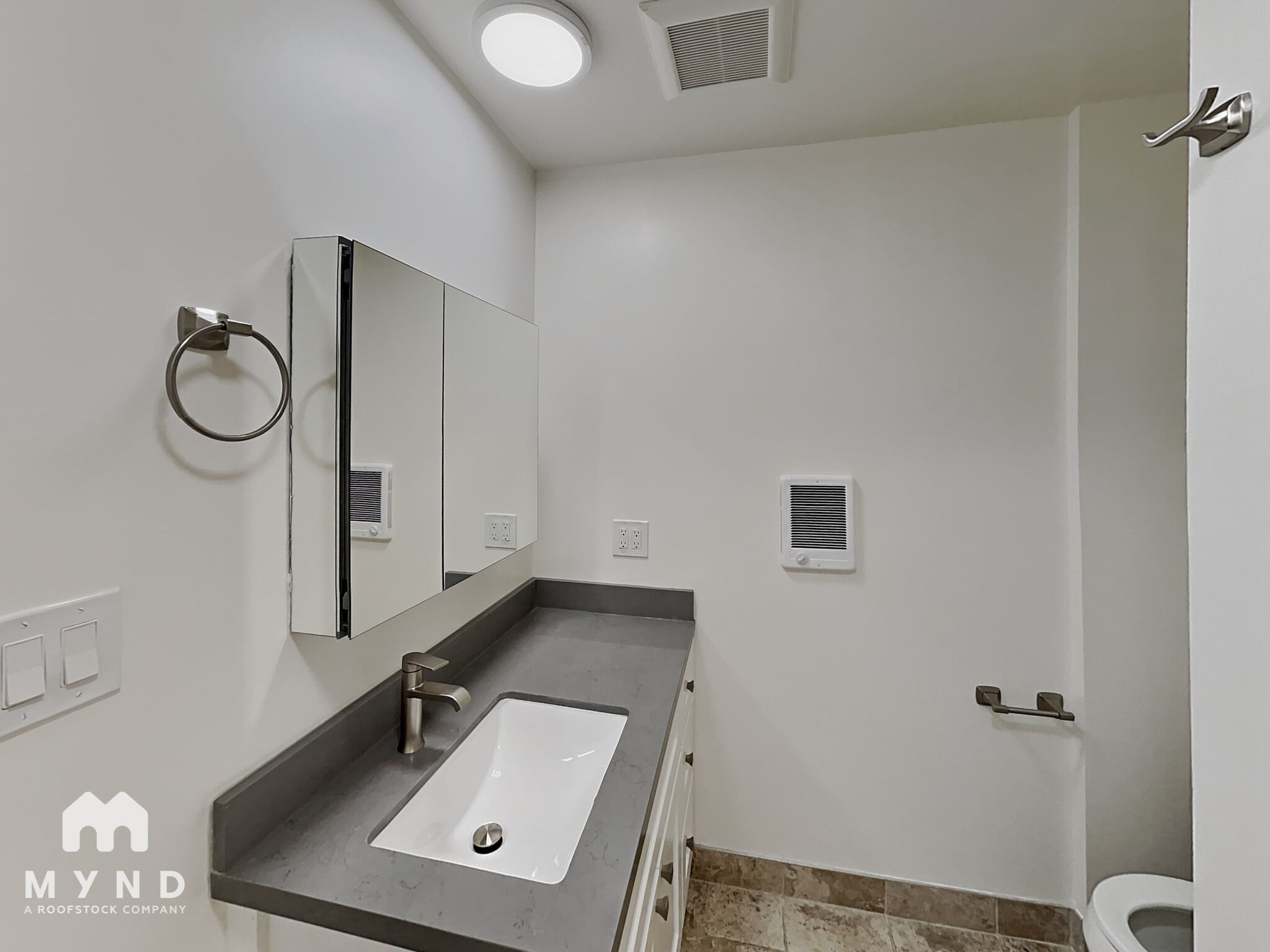 Building Photo - 240 Athol Ave