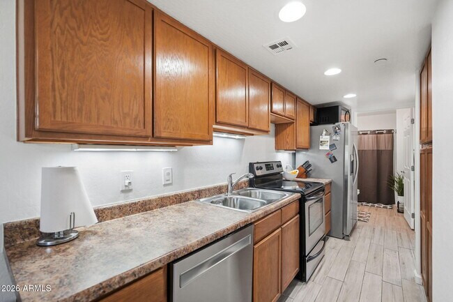 Building Photo - 2929 N 39th St