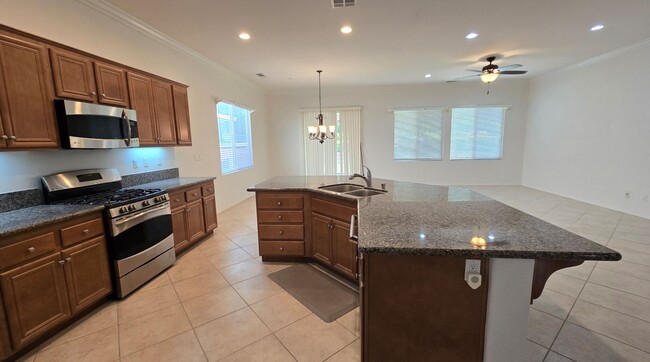 Building Photo - 6011 Dubois Pl