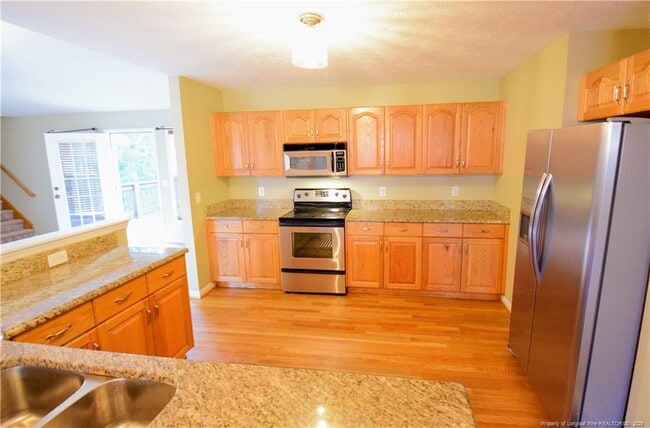 Building Photo - 42 Mayflower Ct