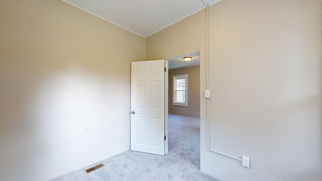 Building Photo - Cudell neighborhood. - 2 bedroom/1 bathroo...