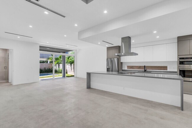 Building Photo - This beautiful new townhome  or rentoffers...