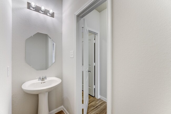 Building Photo - 5842 Adelaide River Dr