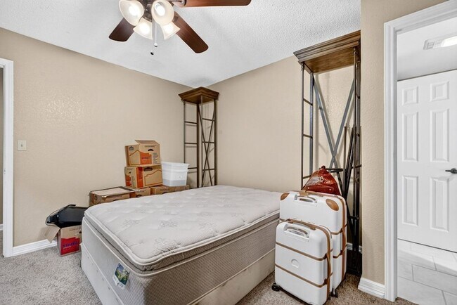 Building Photo - 3203 Tealwood Pl