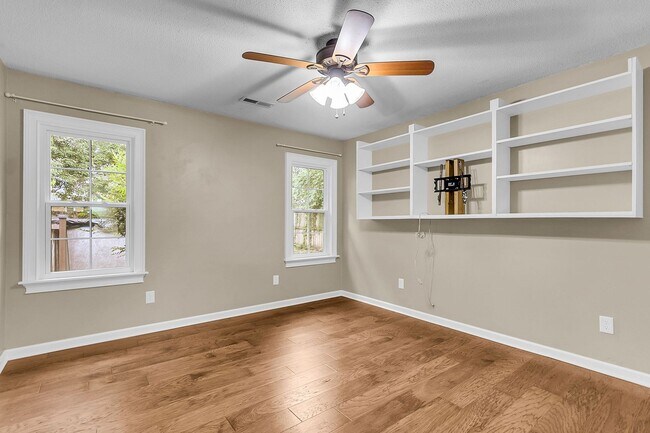 Building Photo - Charming Updated Home with Designer Kitche...