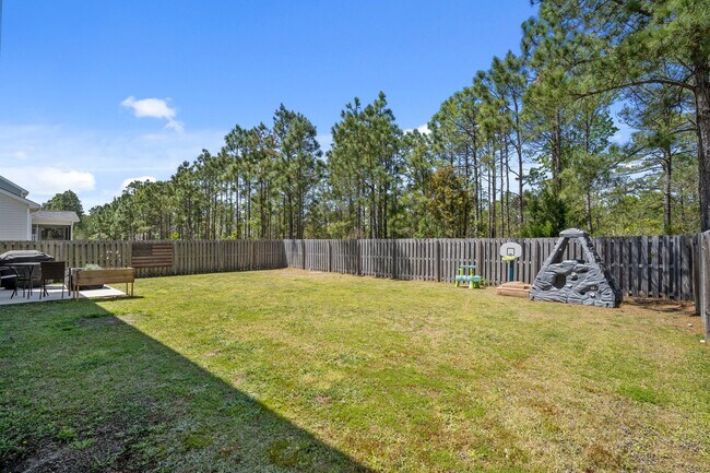 Building Photo - Holly Ridge 4 Bedroom