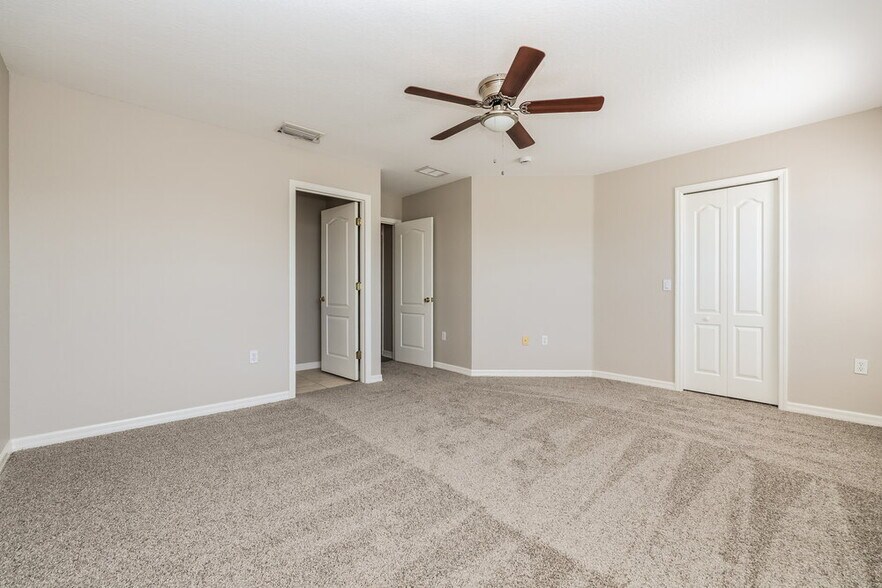 Building Photo - 7032 Chatum Light Run