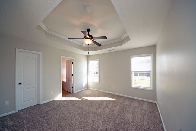 Building Photo - 300 Cadenza Ln