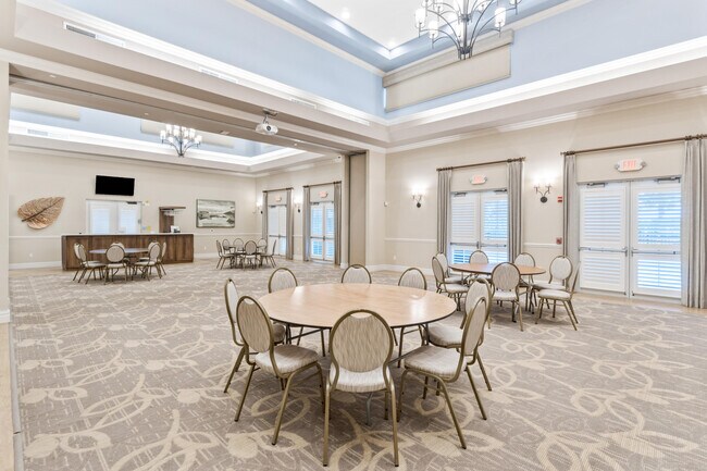 Building Photo - 550 Tomahawk Ct