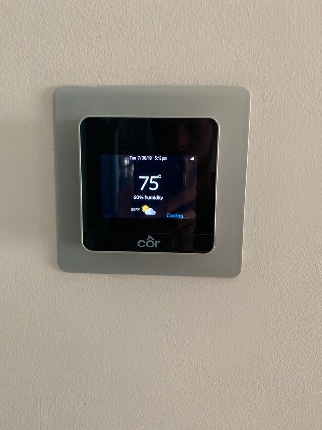 Building Photo - 161 Escanaba Ave