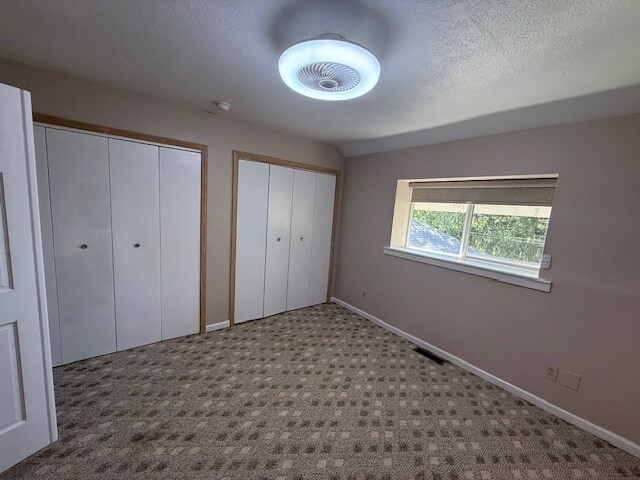 Building Photo - 5267 Center Rd