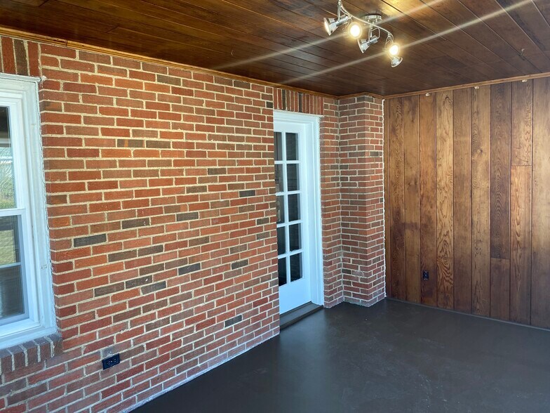 Back enclosed porch - 2529 Broad Blvd