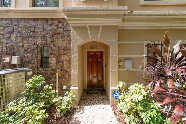 Building Photo - 2211 Soho Bay Ct